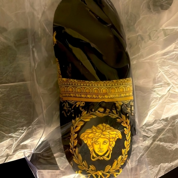 I ❤️ Baroque Slippers - Picture 3 of 7